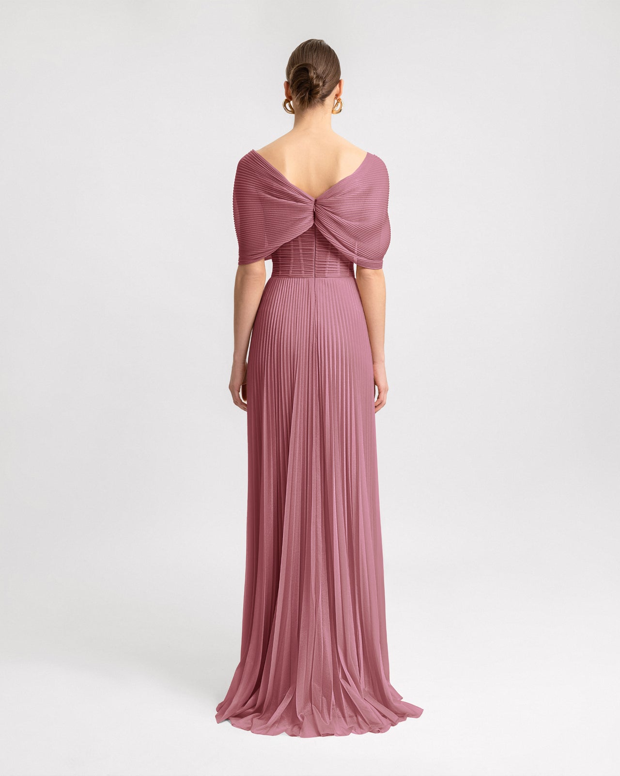 فستان بياقة درابية غير متماثلة