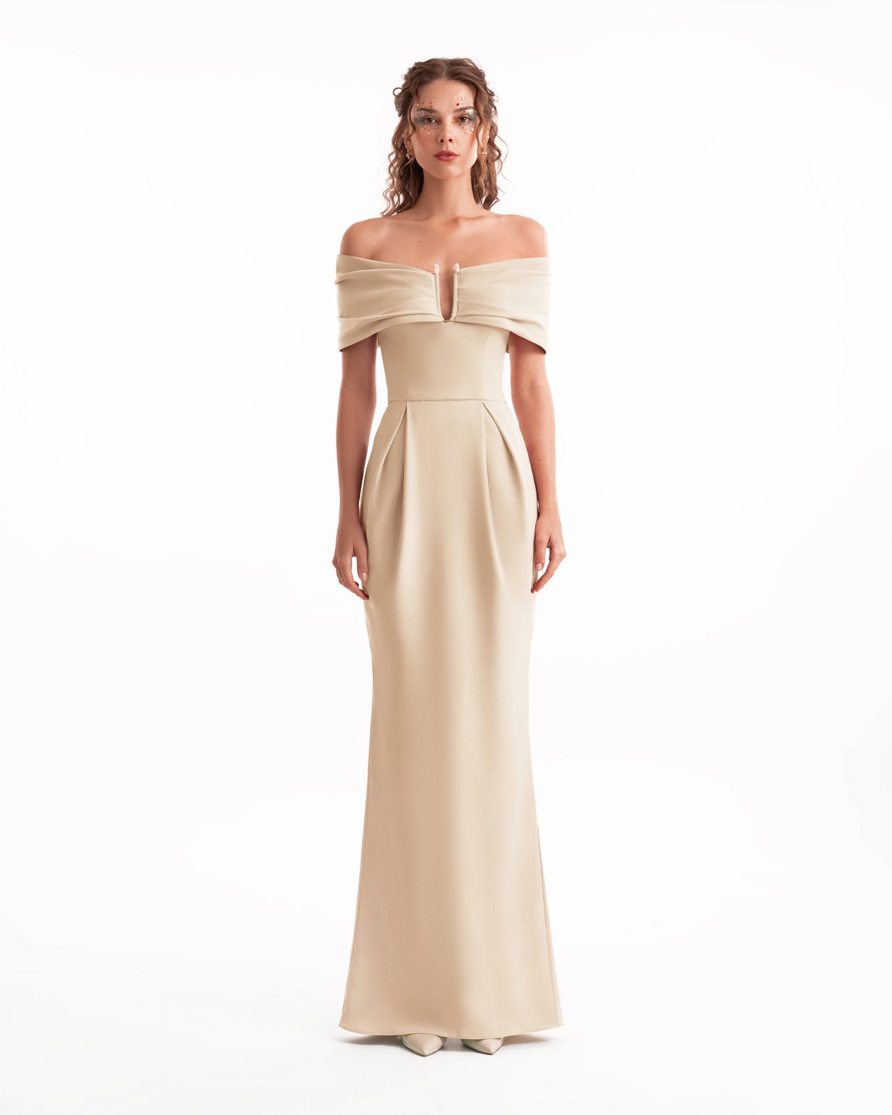 فستان كتف مكشوف مع إبزيم