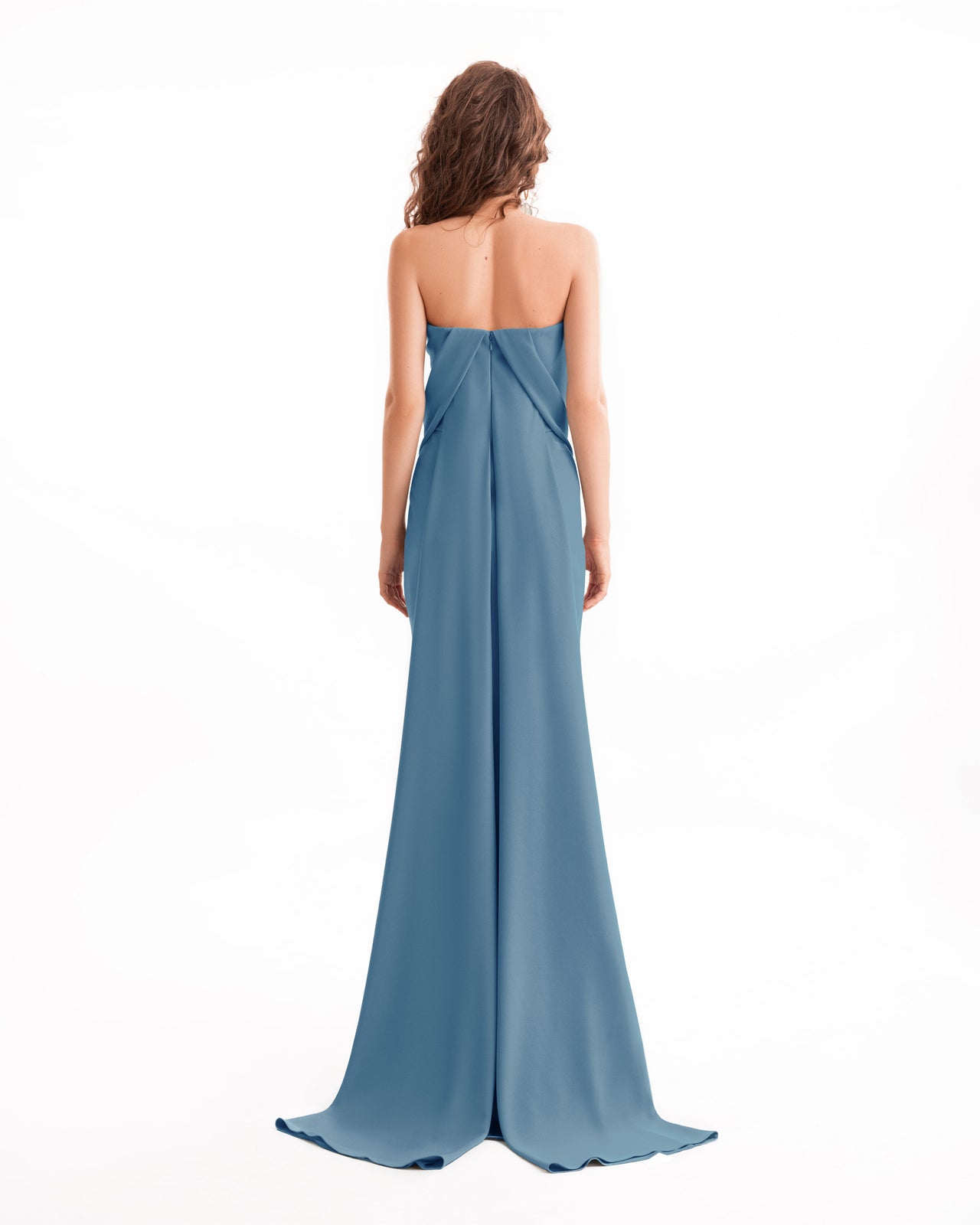 فستان مطوي بدون أكتاف