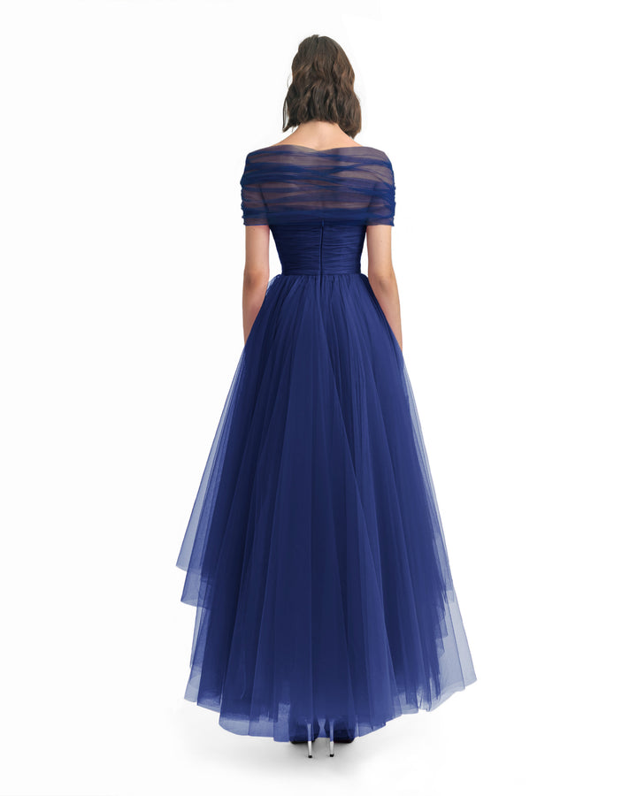 فستان تول غير متماثل