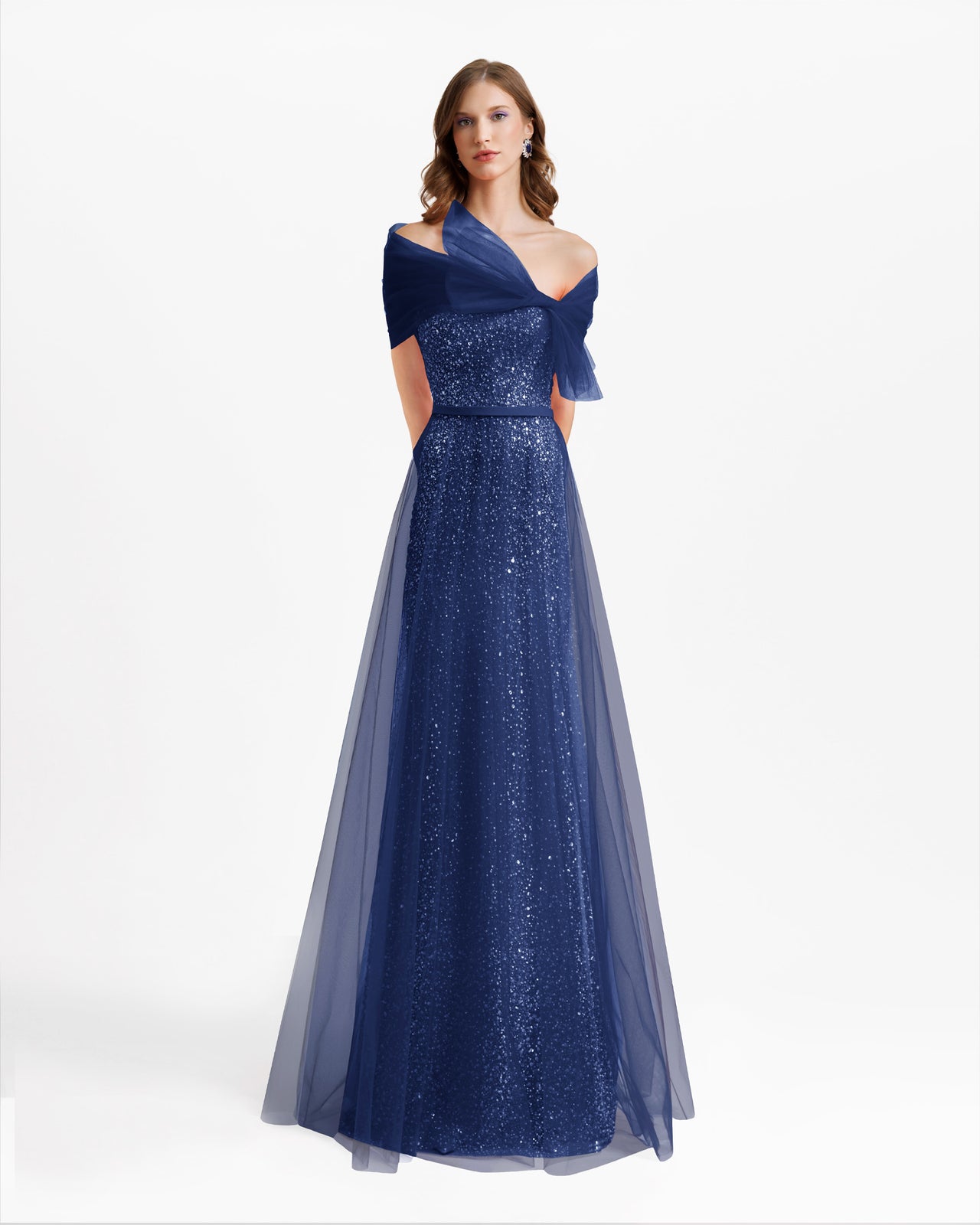 فستان أزرق بتصميم عقدة على الرقبة