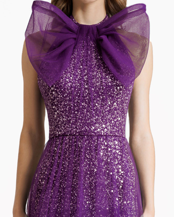 فستان بنفسجي برقبة عالية مع عقدة