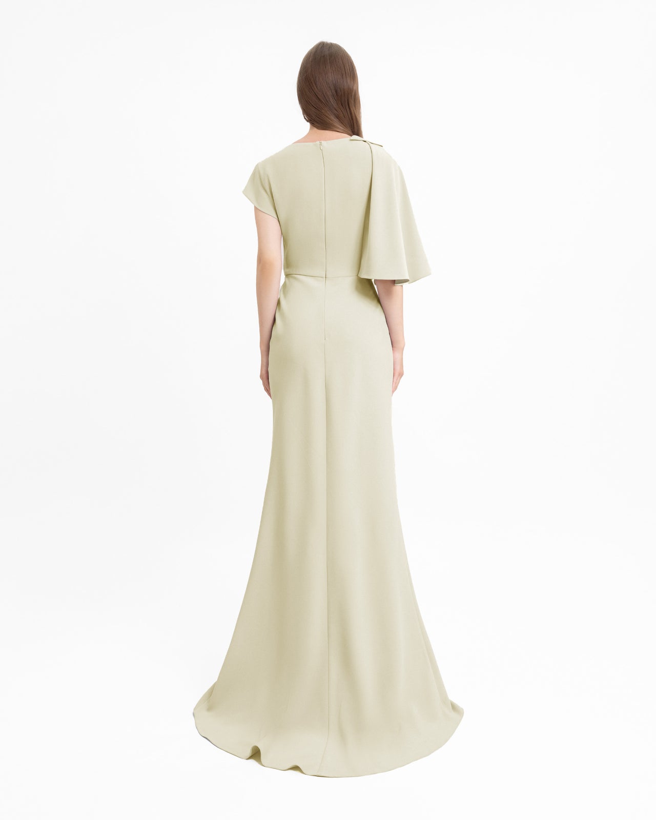 فستان منسدل بأكمام غير متساوية