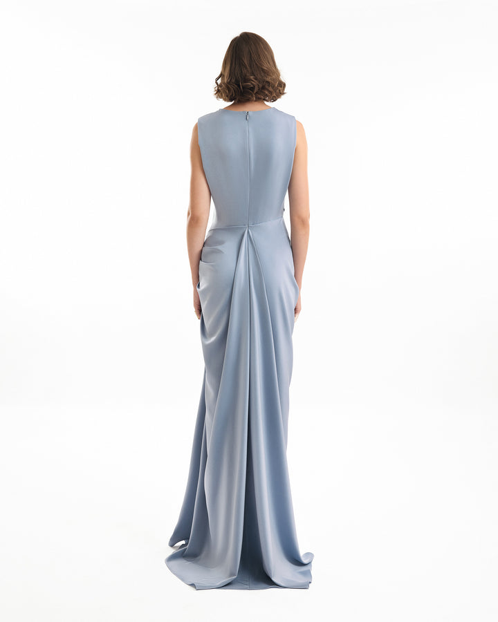 فستان طويل منسدل