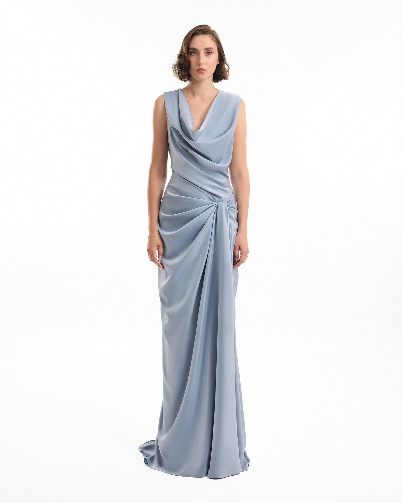 فستان طويل منسدل