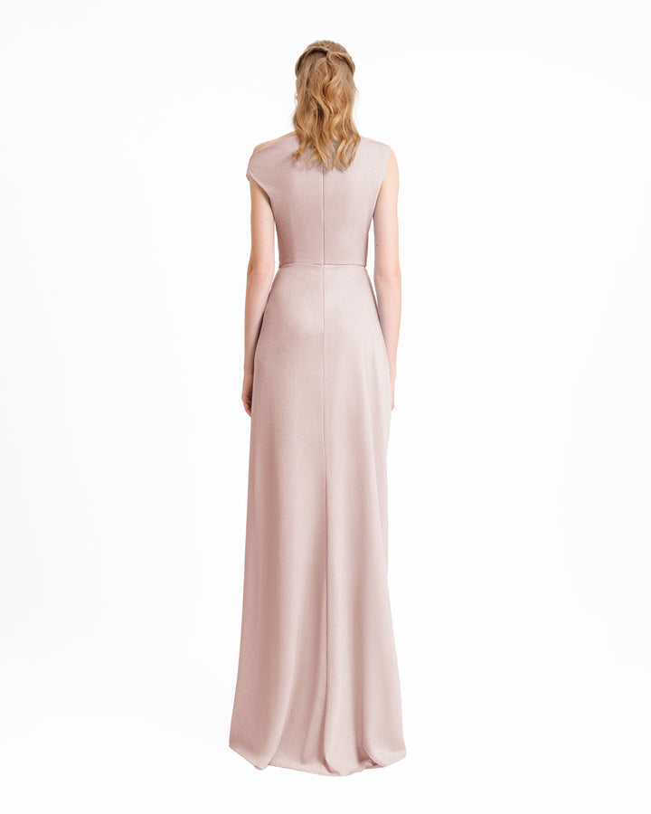 فستان بثنيات ورقبة غير متساوية