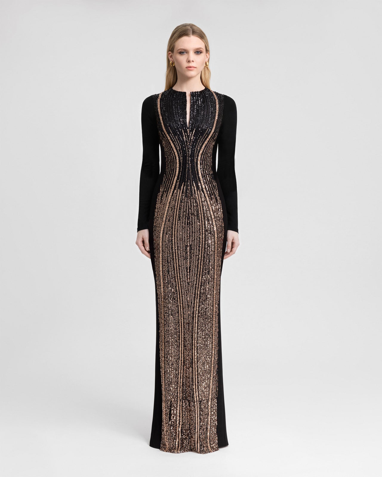 فستان كريب بقصة مفتوحة