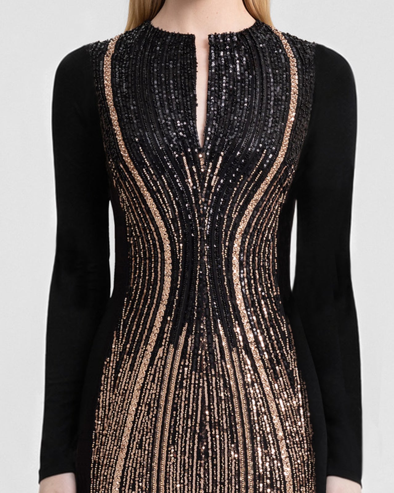 فستان كريب بقصة مفتوحة