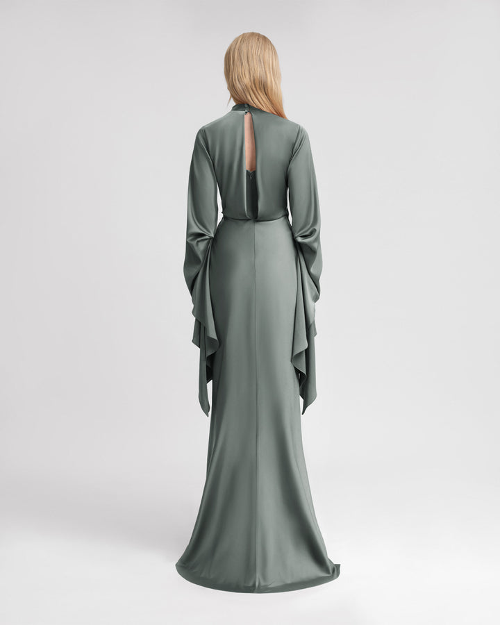 فستان بخصر مكسر وأكمام مزمومة