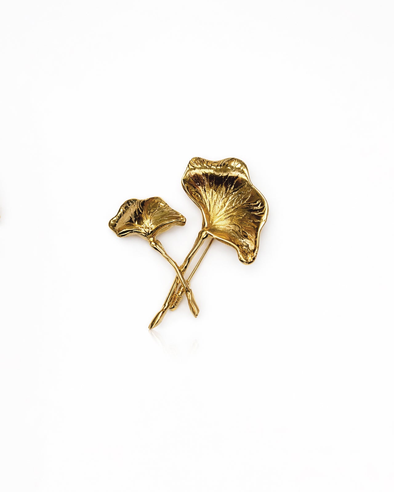 بروش على شكل ورقة الجنكة