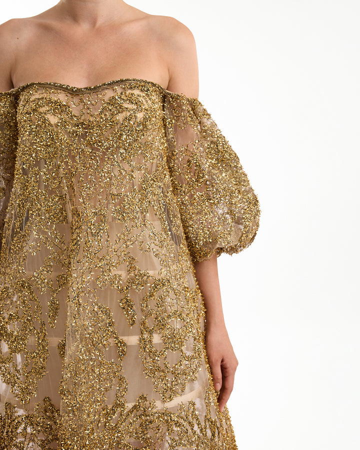 فستان بأكمام منفوخة مكشوفة الكتفين