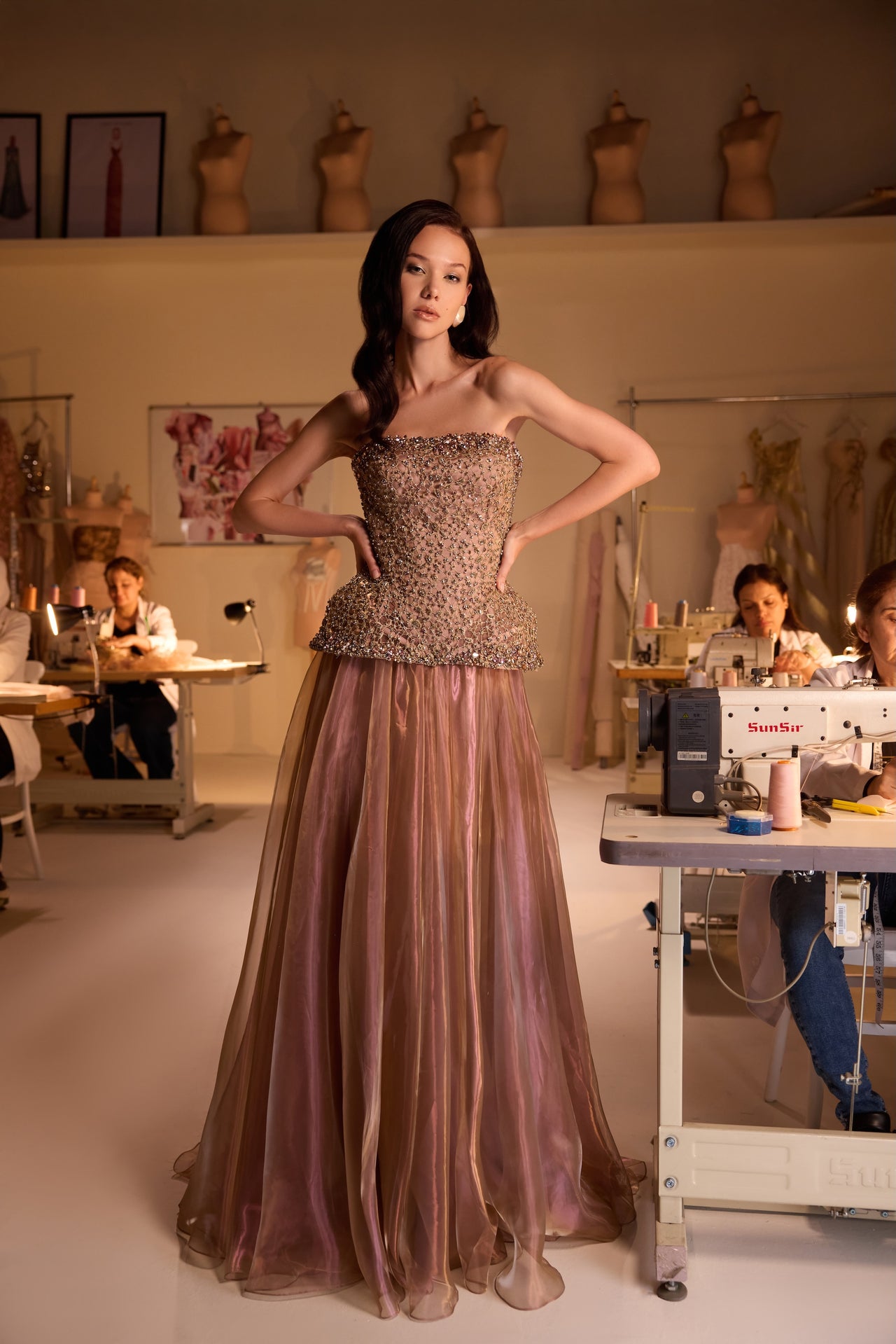 فستان كورسيه مطرز بدون حمالات