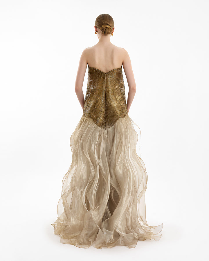 فستان سهرة مطرز بدون حمالات