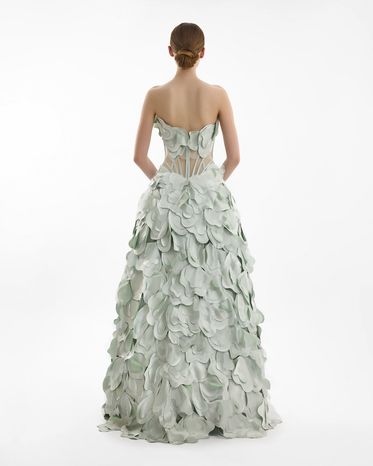 فستان بدون حمالات مع مشد شفاف