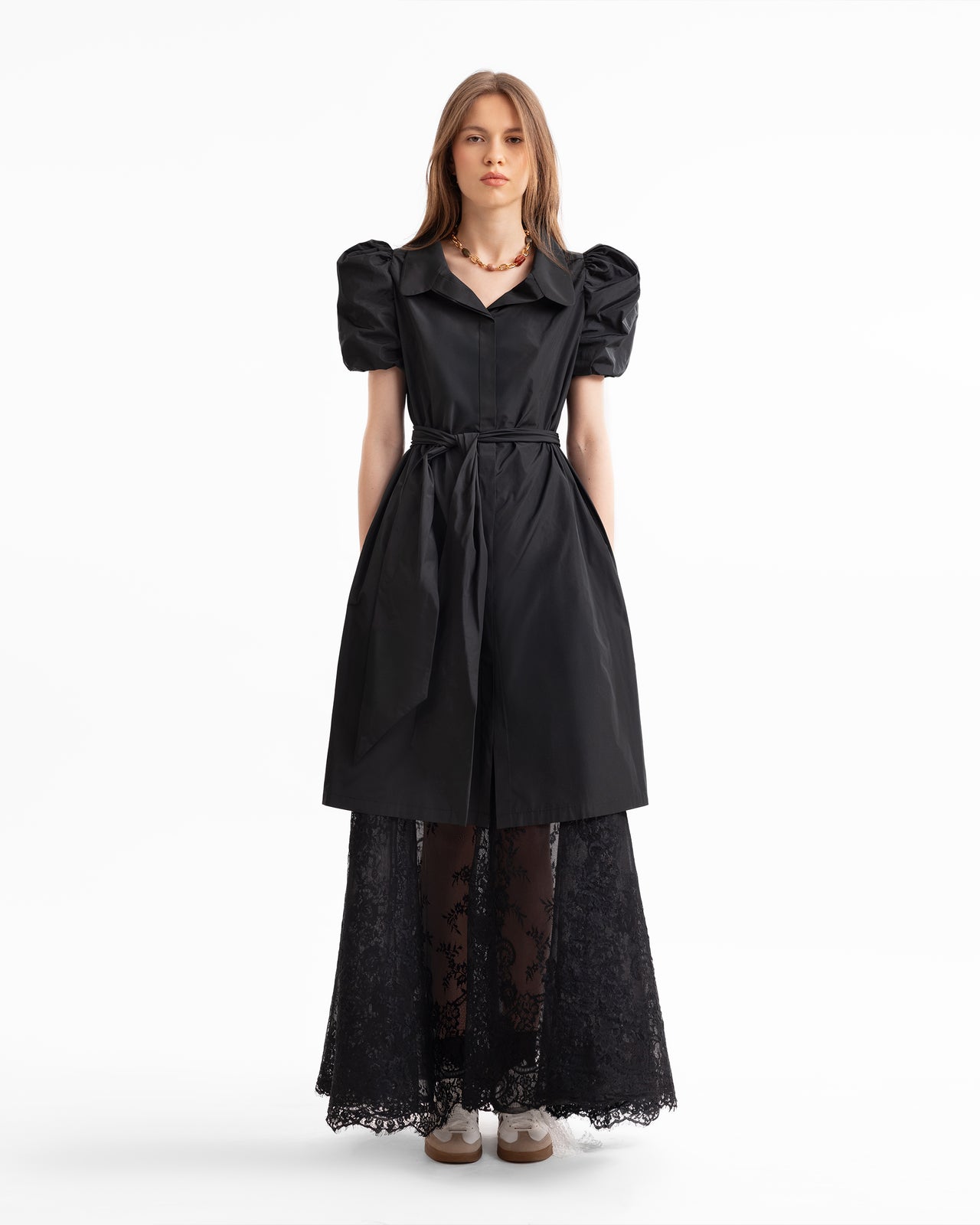 فستان قميص بأكمام منتفخة مع تنورة دانتيل