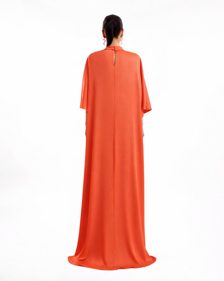 قفطان مطرز بالخط العربي