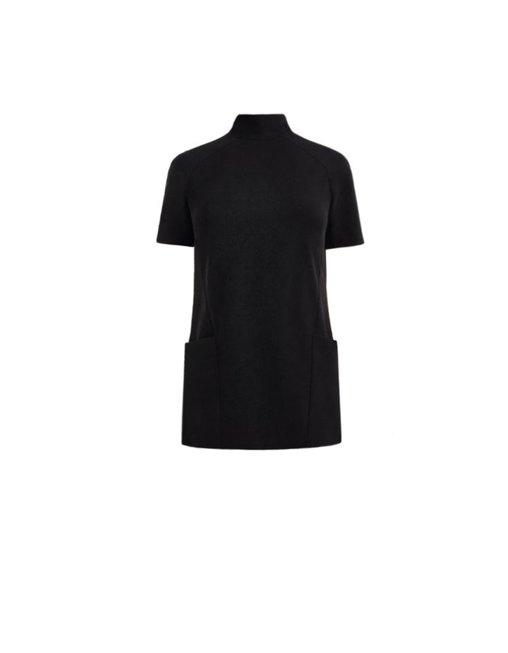 بلوزة بياقة عالية مع بنطال