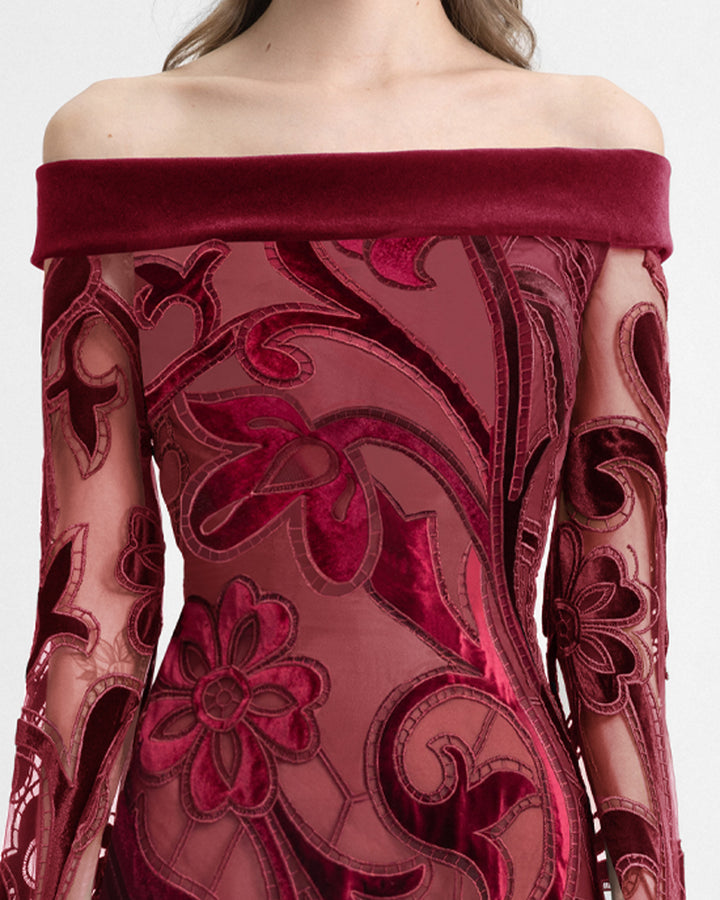 Off-Shoulder Slim Velvet Dress with Long Sleeves