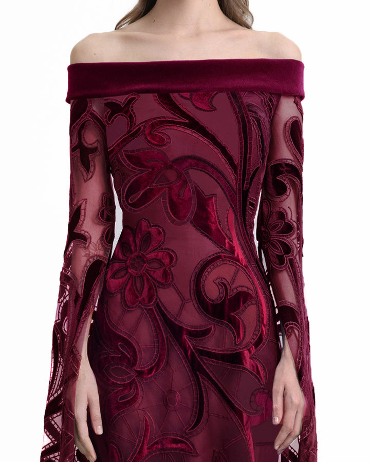 Off-Shoulder Slim Velvet Dress with Long Sleeves