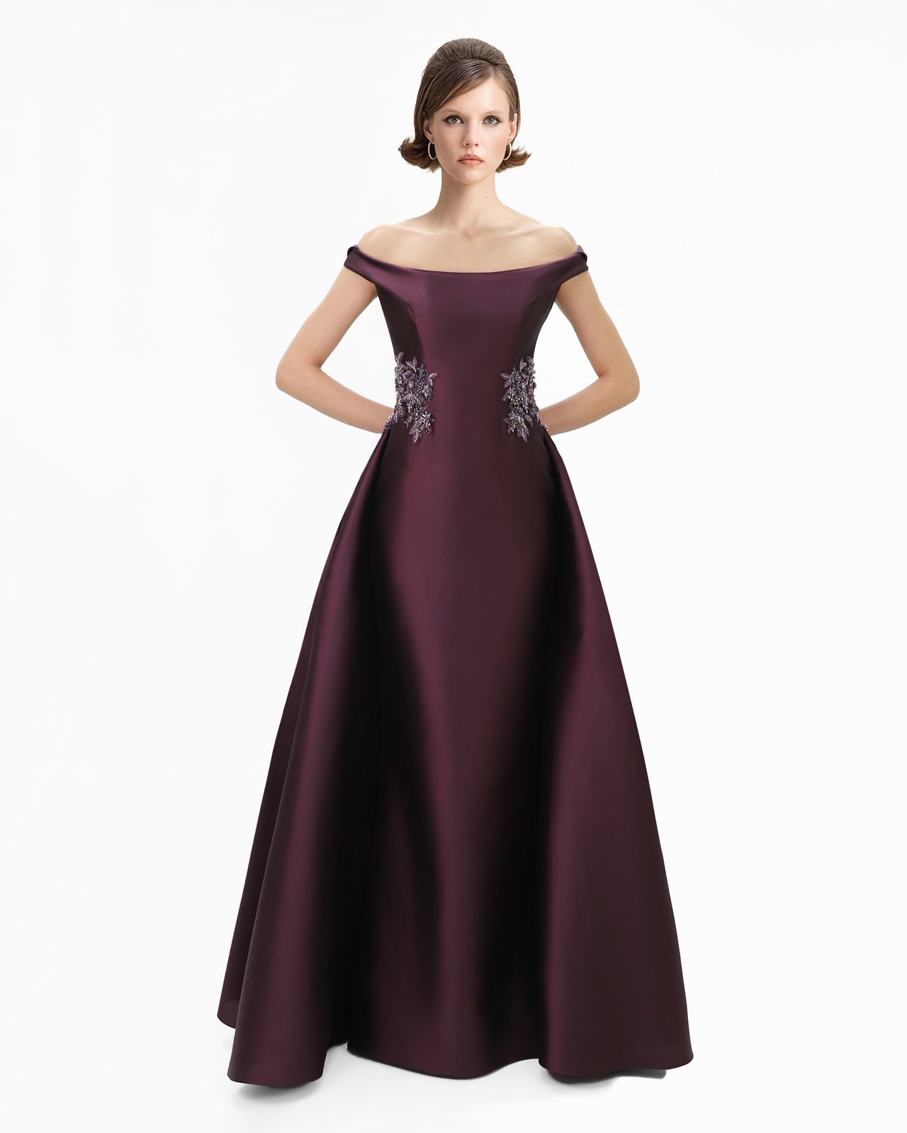 فستان ميكادو بكتف مكشوف