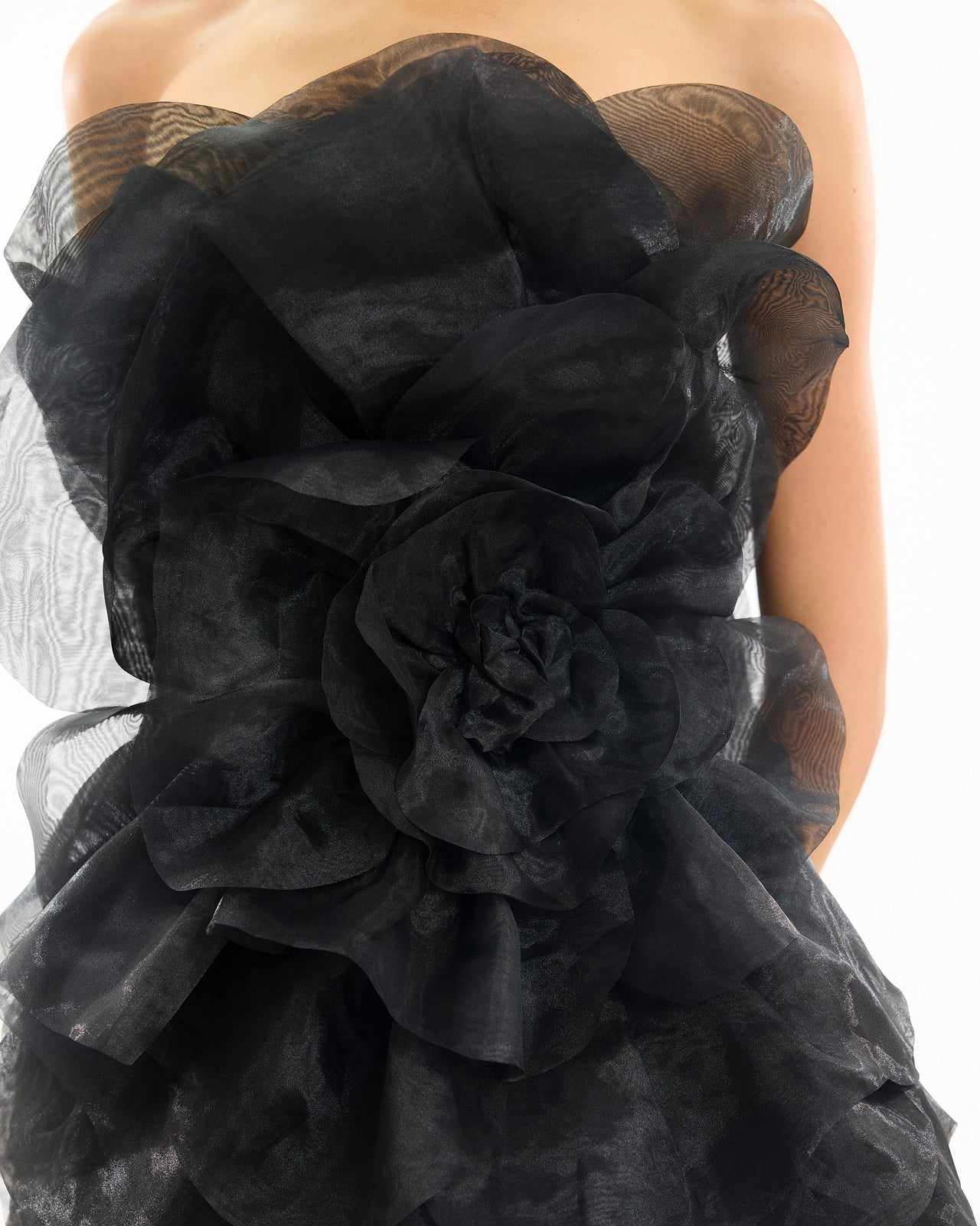 فستان قصير بدون حمالات