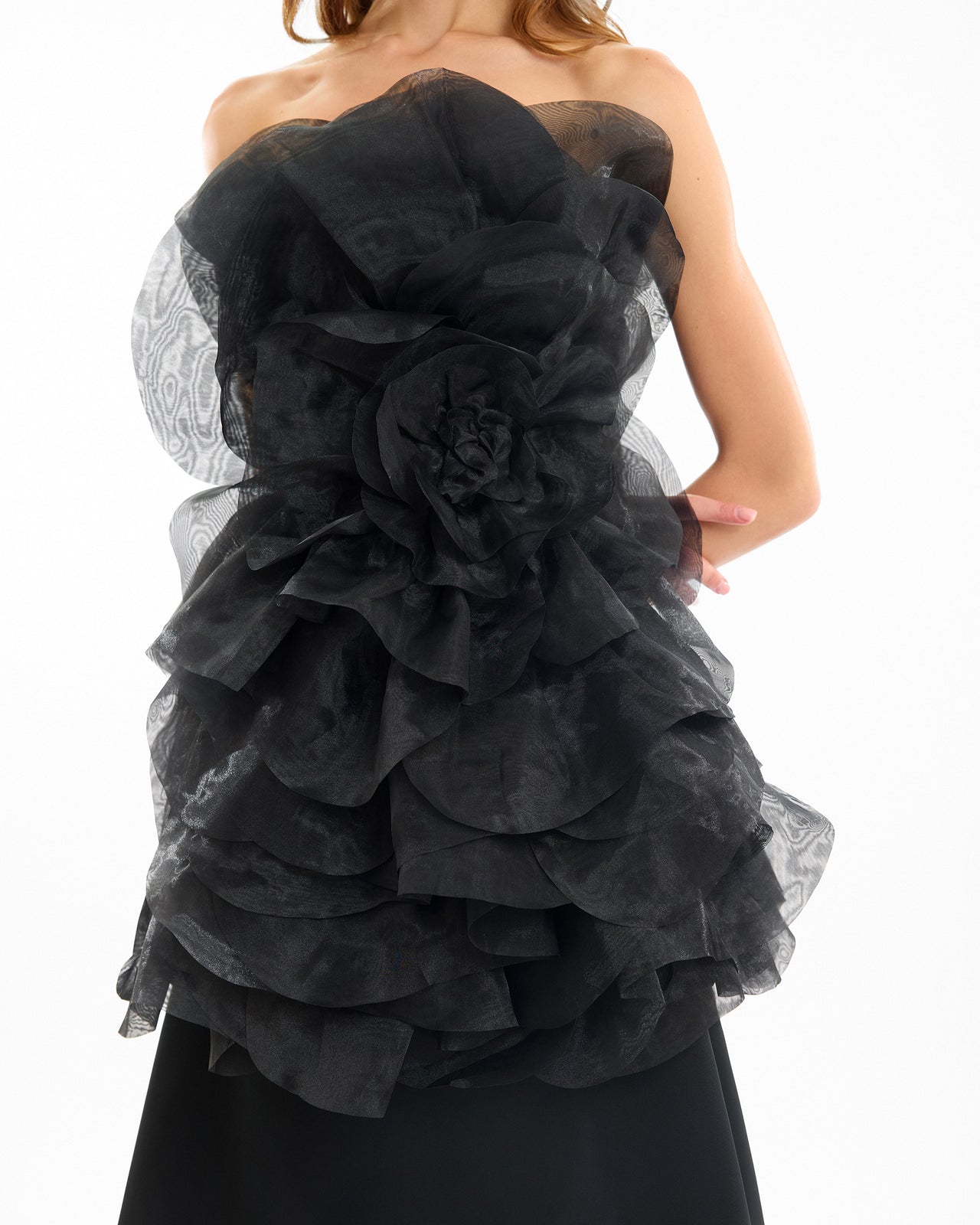 فستان أورجانزا بدون حمالات