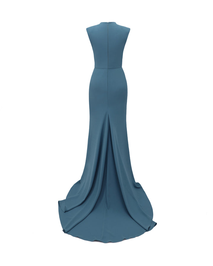 فستان كريب مع فتحة عنق بطبقات