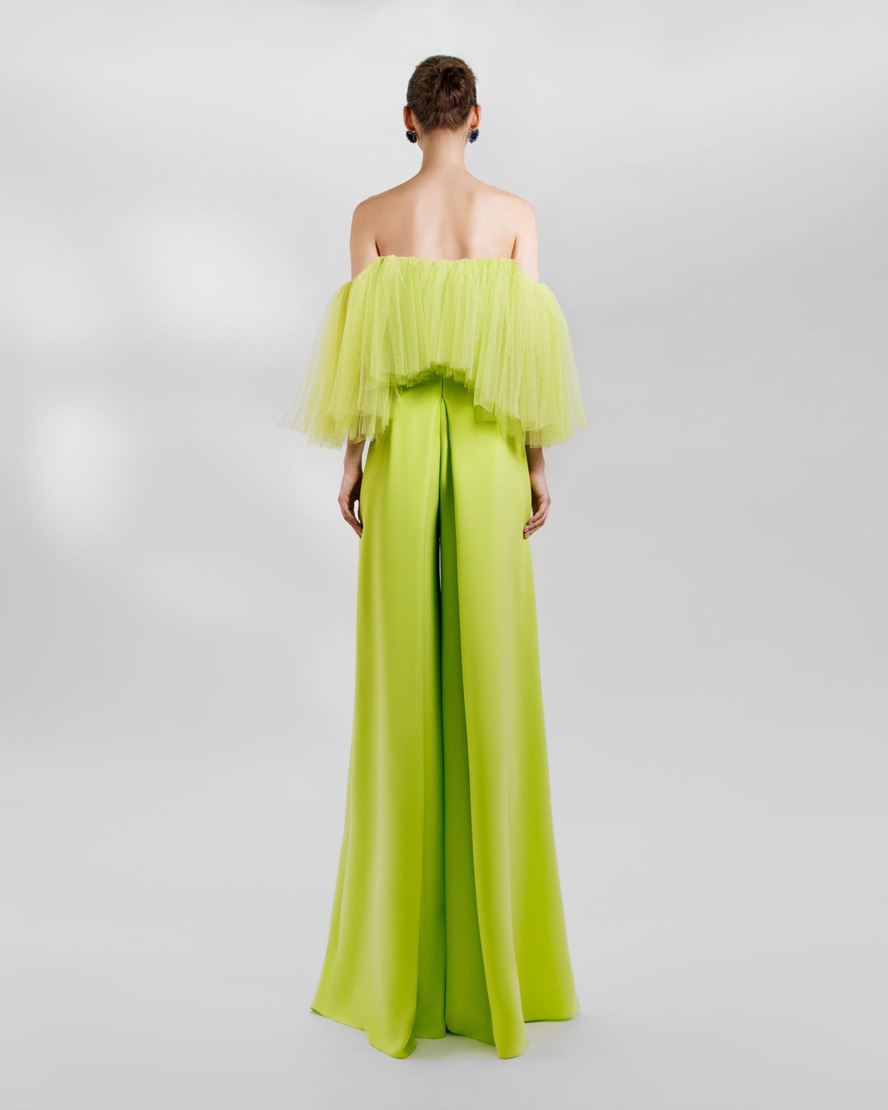 Off-The-Shoulders Top with Highwaist Pants