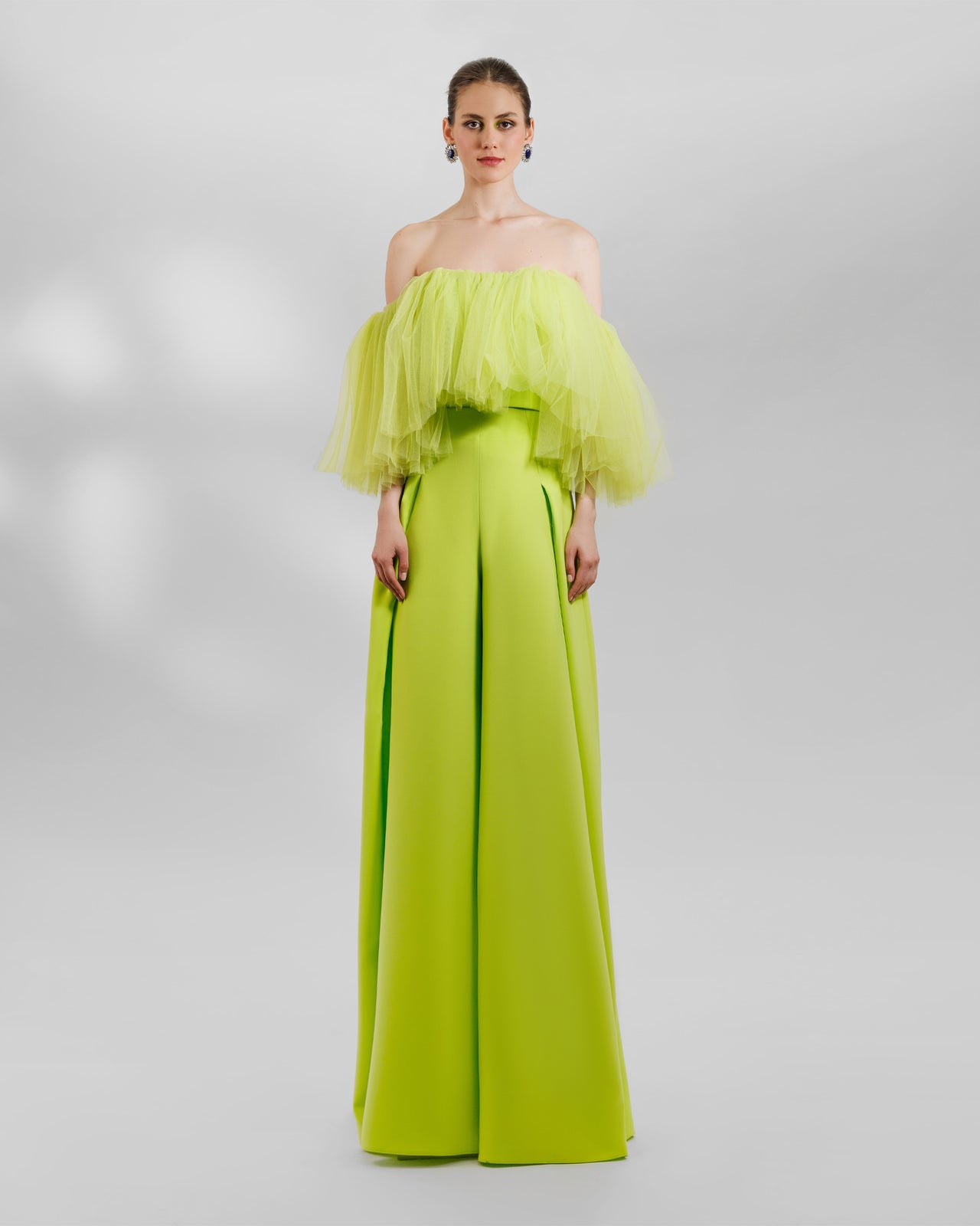 Off-The-Shoulders Top with Highwaist Pants