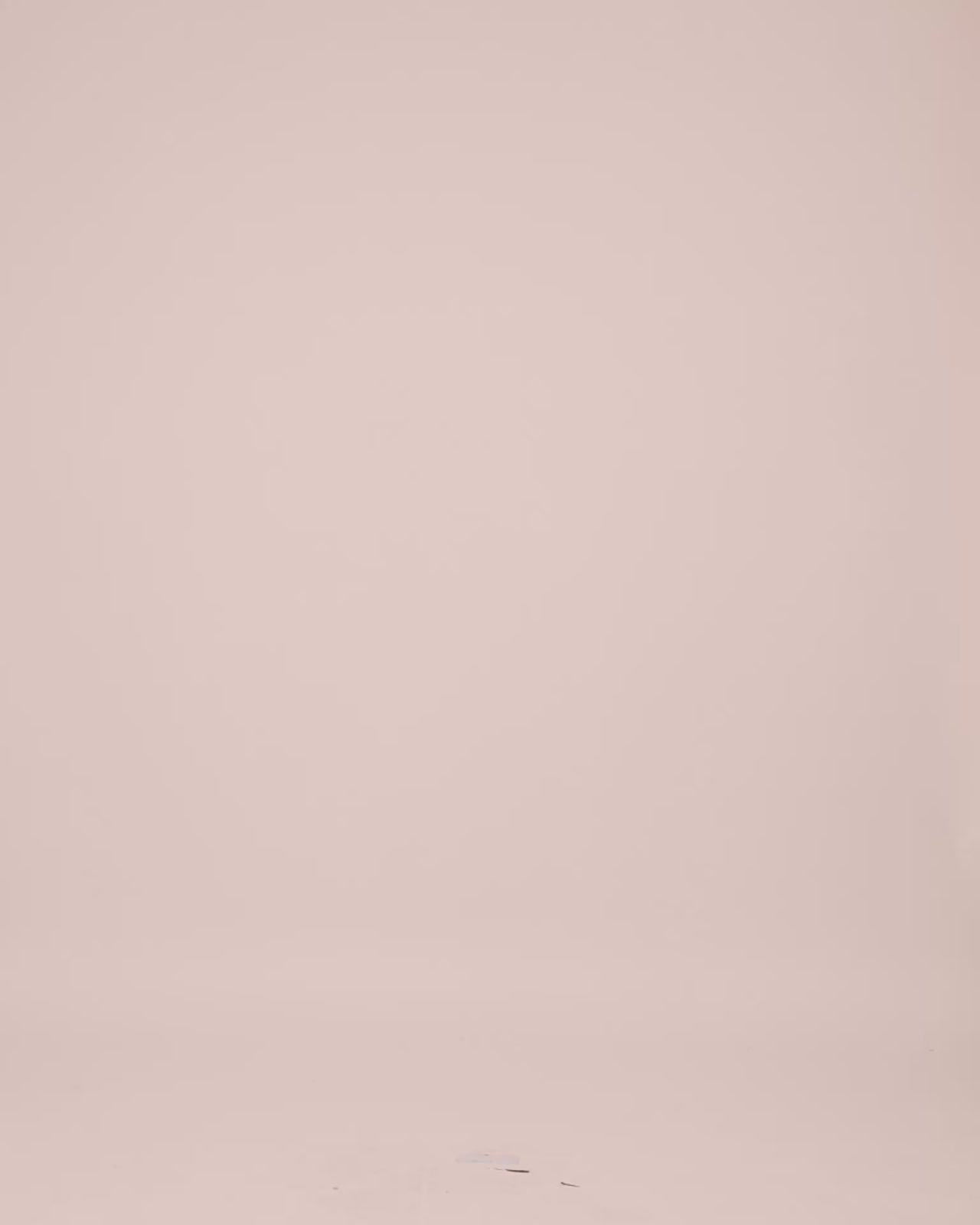 فستان برقبة غير متساوية