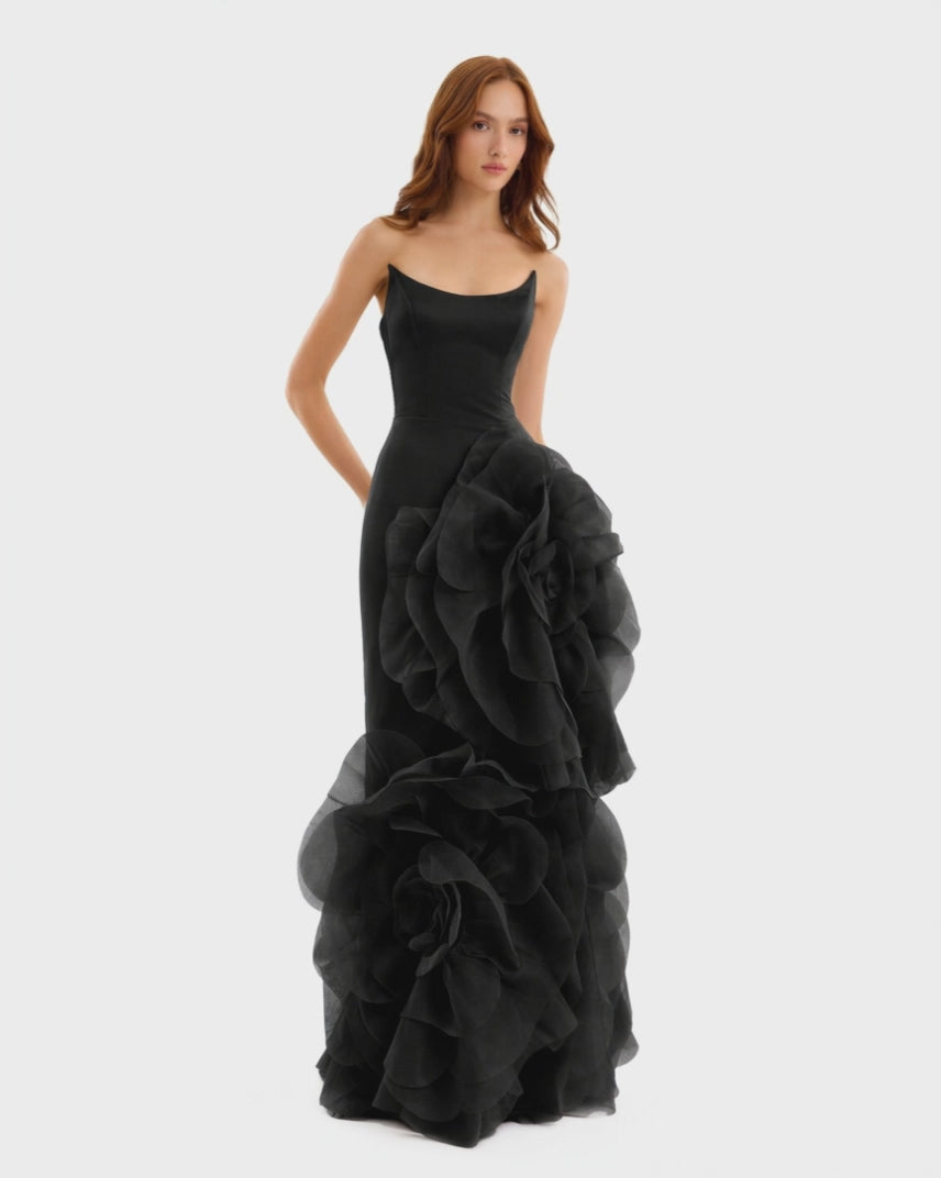 Fitted Scoop-Neck Dress with Sculpted Flowers