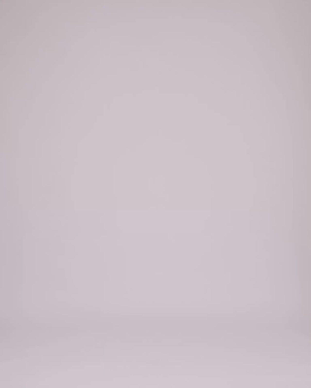 قفطان مطرز بالخط العربي