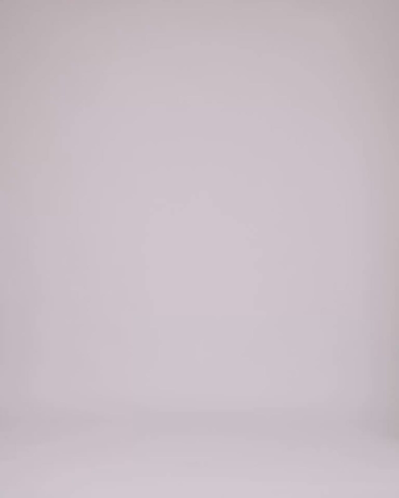 قفطان بفتحة V مزين بالخرز