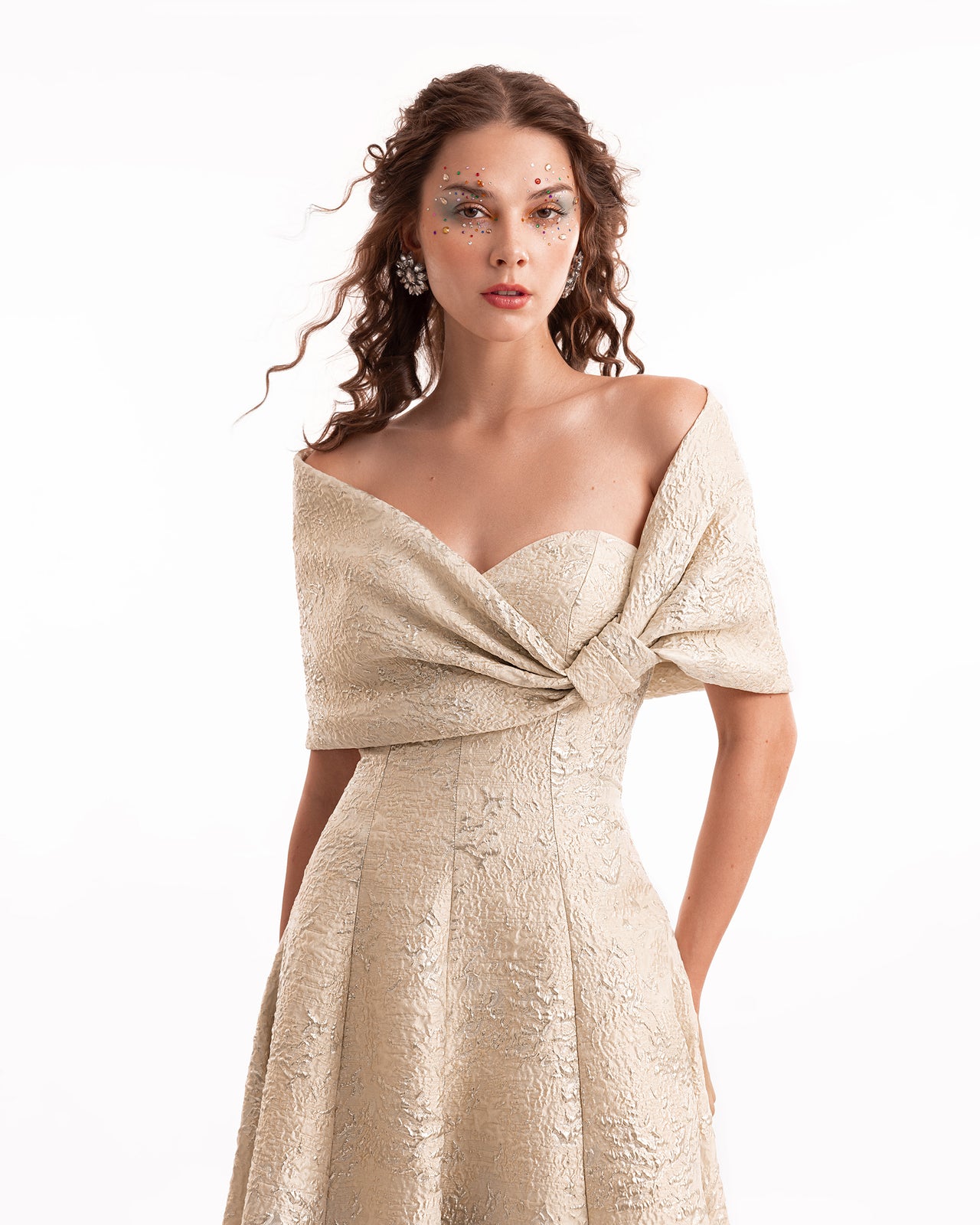 فستان جاكار كتف مكشوف بقصة قلب