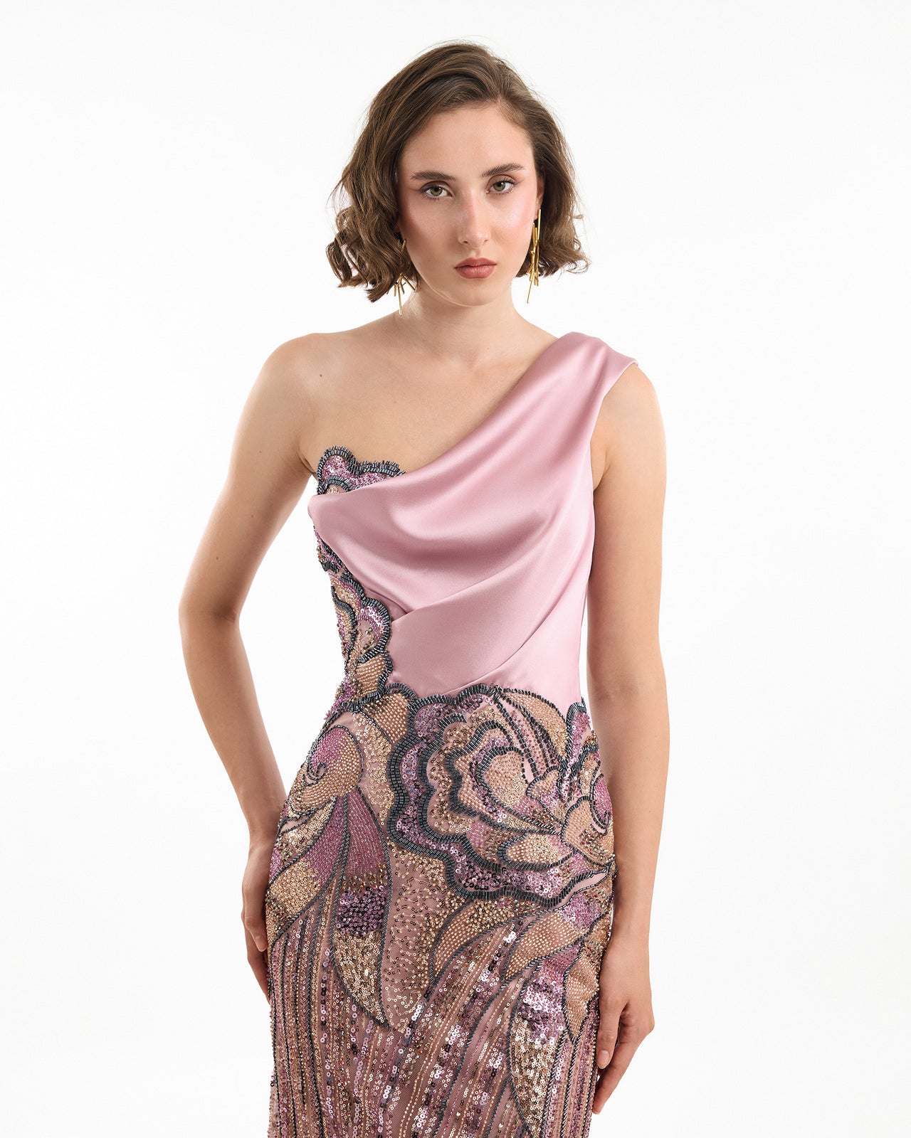 فستان ساتان بكتف واحد