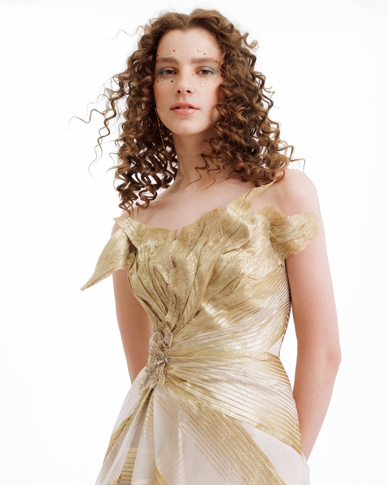 فستان كتف مكشوف