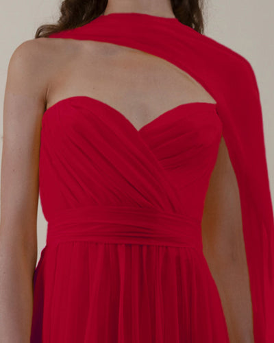 فستان أحمر واسع 