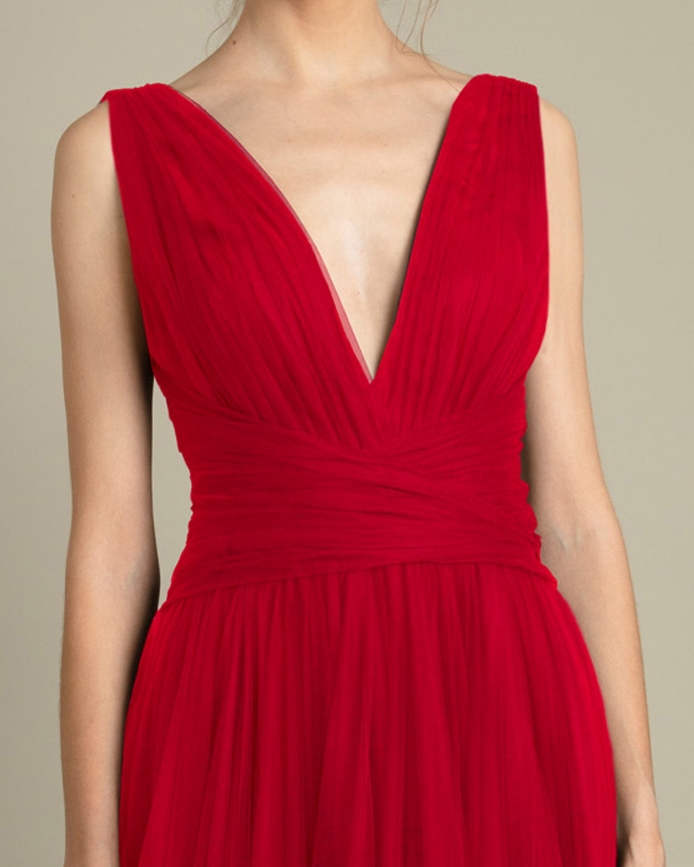 فستان تول أحمر
